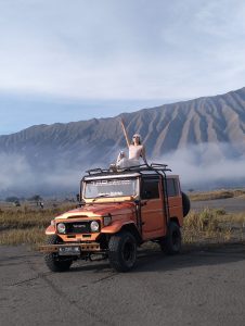 Sewa Jeep – Bromo + Mentigen/Seruni